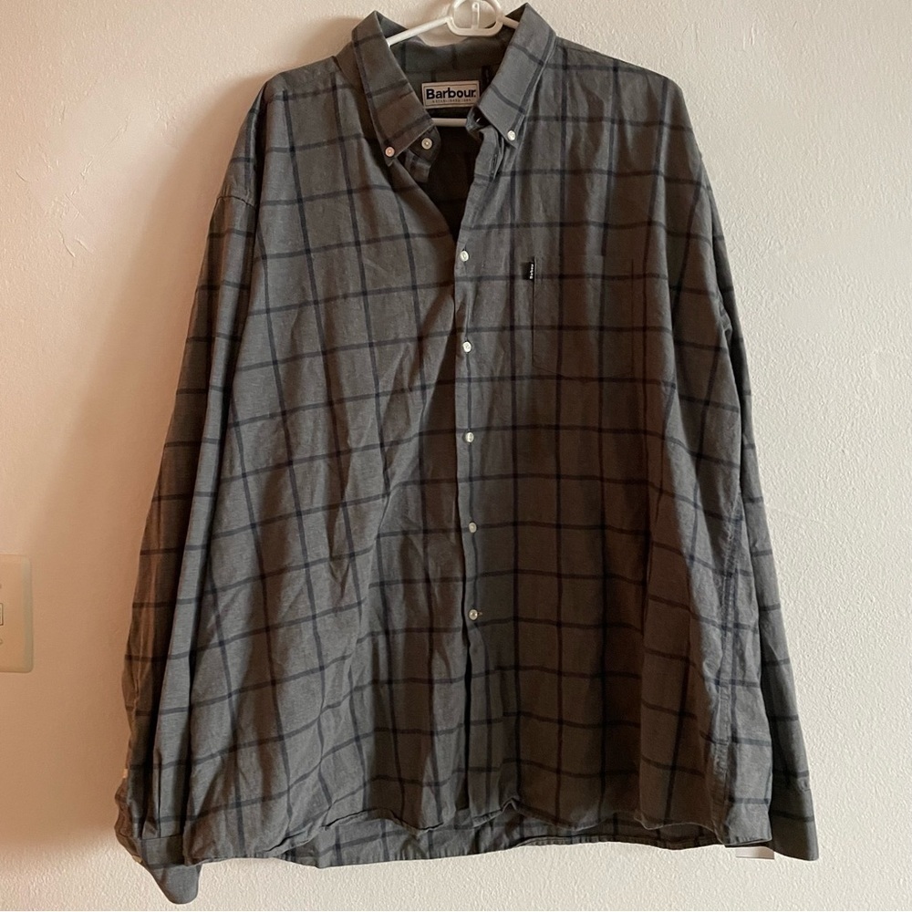 Barbour men’s checkered long sleeve button down shirt with collar